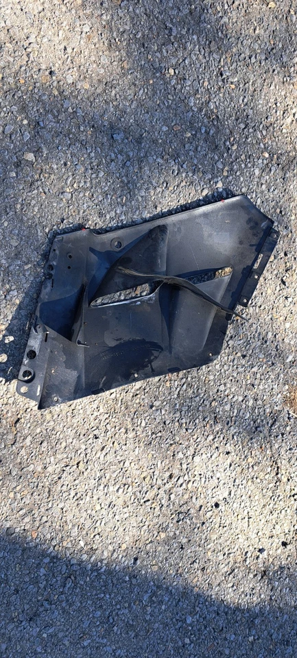 Carenado Kawasaki LH usado OEM GPZ1000 1986-88 #55028-5022-T4 Foto 4 de 4