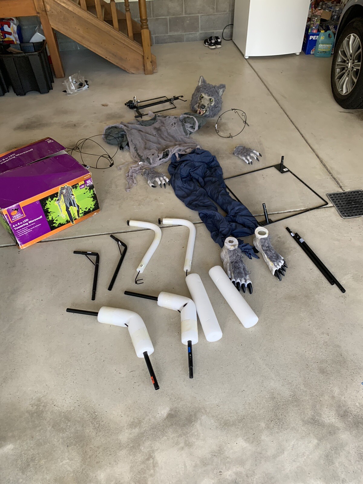 Home Accents 6'6" LED Towering Werewolf Animatronic Halloween w/ Box