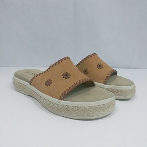 tan platform slides