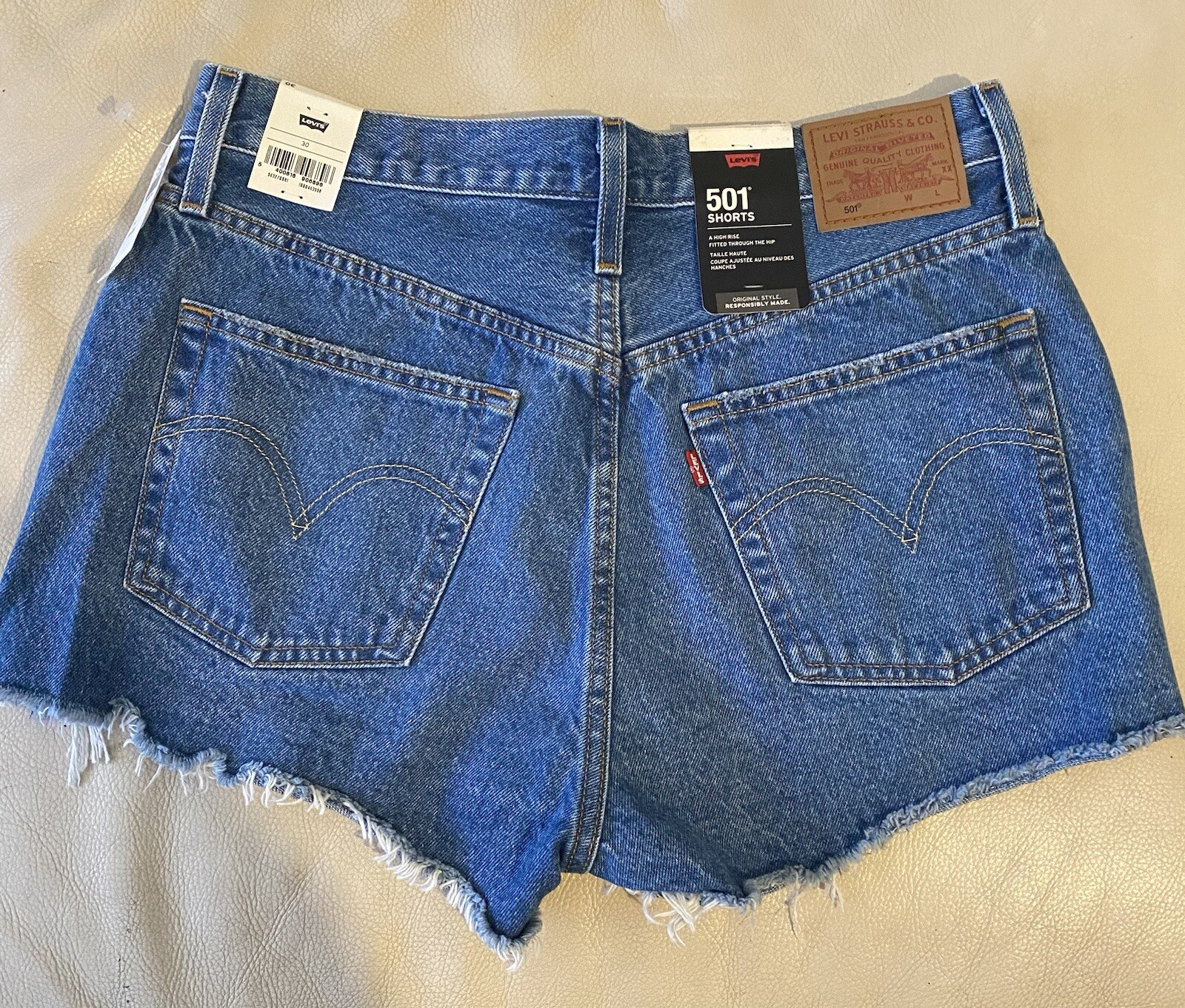 Levi's 501 Original Womens Shorts size 30 BNWT RRP £60 image 2