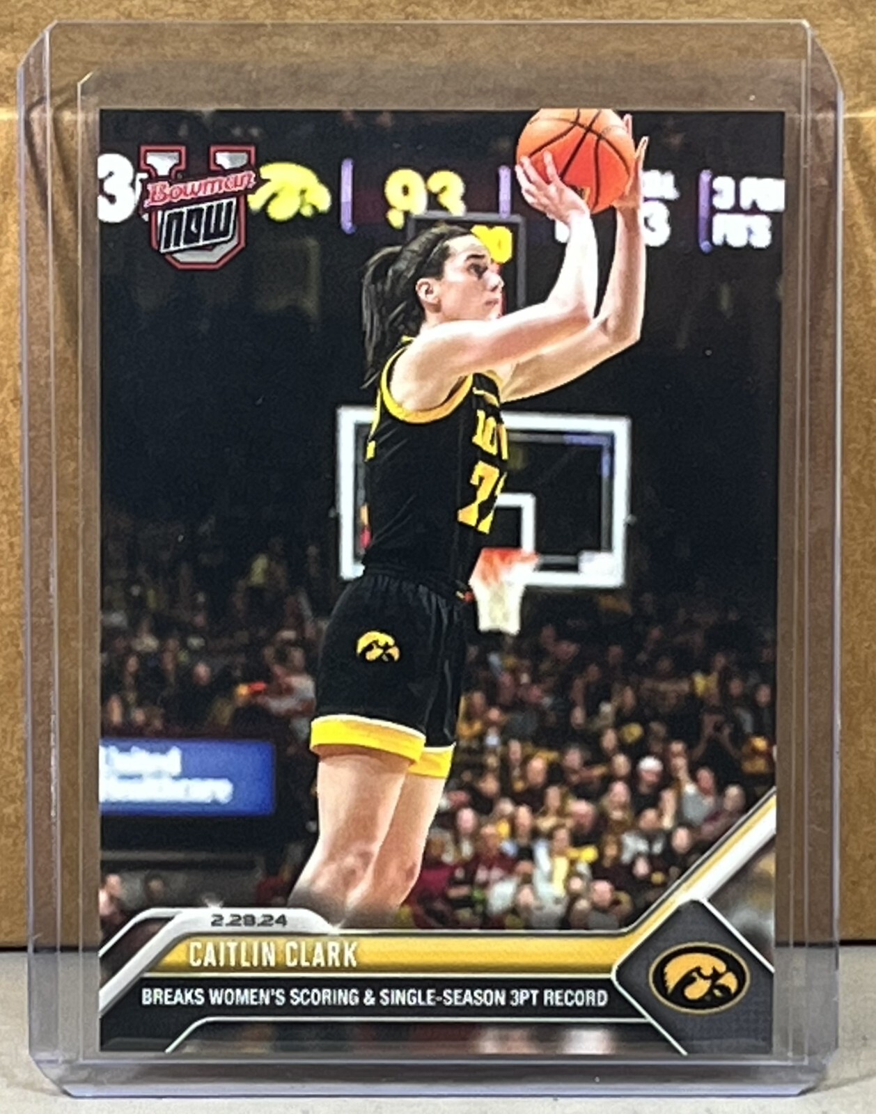 2023 24 Bowman U Now #59 Caitlin Clark Iowa anotación y récord de una sola temporada 3 pt