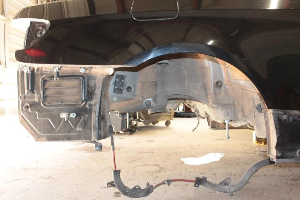 08-13 BMW M3 4.0L Passenger Right Rear Quarter Panel Assembly Foto 3 de 4