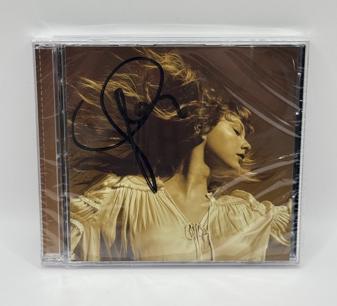 Swift Fearless (Taylor's Version) サイン入り Taylor Swift Signed Fearless Taylor's Version CD Sealed New Red
