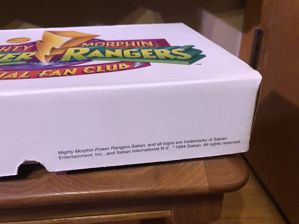 Mighty Morphin Power Rangers 1994 caja oficial del club de fans con contenido Foto 2 de 4