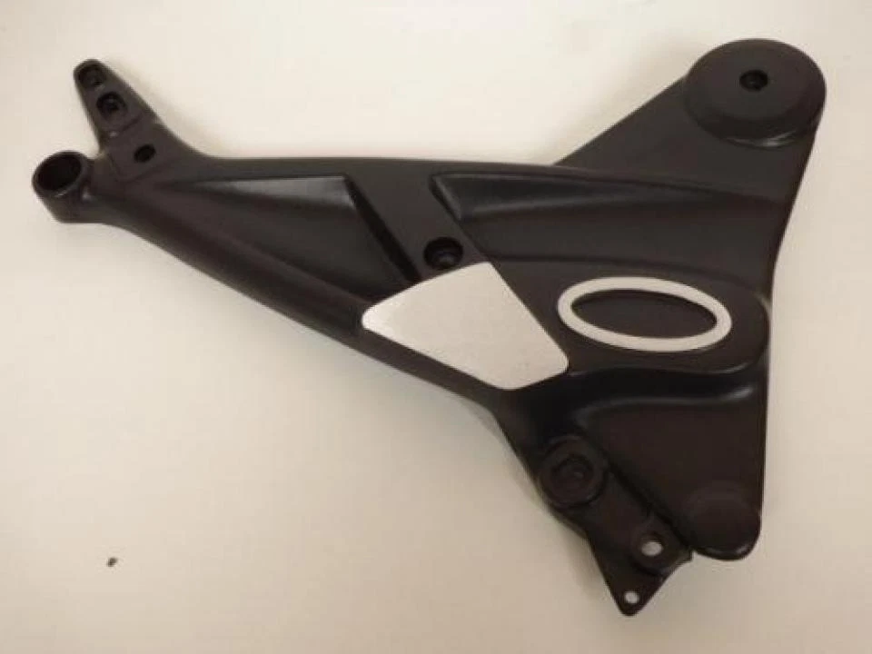 Platine de repose pied pilote droit origine pour Moto Triumph Trophy T2080433 - Photo 1/1