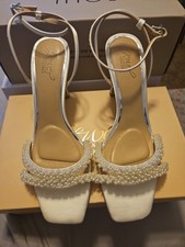 Jewel Badgley Mischka Noah Pearl Ankle Strap Evening Heels 9.5 color ivory