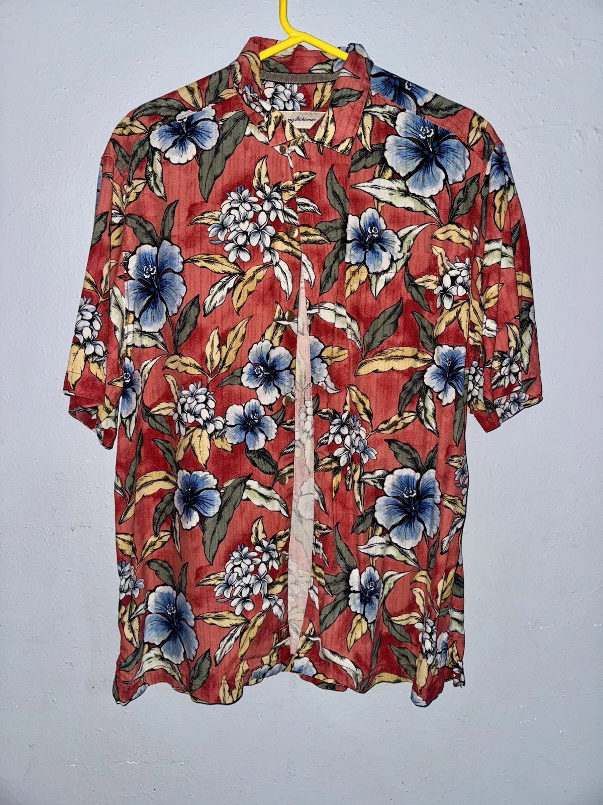 Men’s shirt TOMMY BAHAMA Shirt Mens Large Red 100% Silk Hawaiian Button-Up