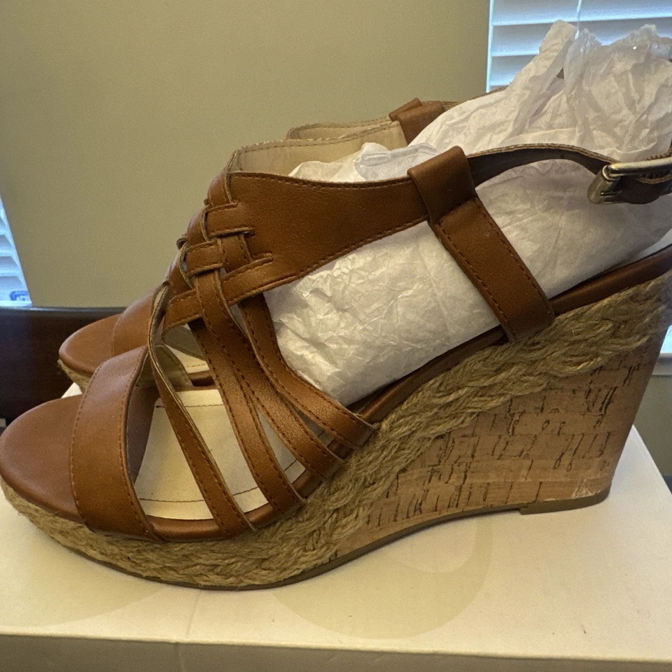 Sandalia con tiras de cuña apilada Style & Co nueva en caja con correa para el tobillo talla 11M Foto 3 de 4