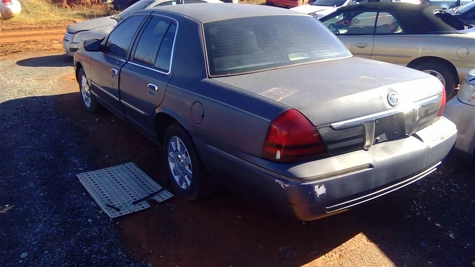 Eje de transmisión trasero de aluminio 114,7" Wb para 03-09 Mercury Grand Marquis OEM Foto 4 de 4