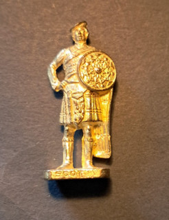 Ferrero Ü Ei Metall Figur Schotte um 1743 Gold Metallfigur RAR