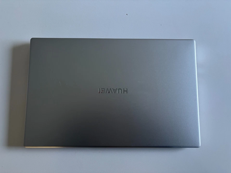 Huawei MateBook D 14" 2020 (Intel i3-10110U, 8 GB RAM, 256GB SSD) Laptop - Immagine 2 di 4