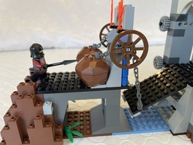 LEGO Castle Knight&rsquo;s Kingdom Citadel of Orlan (8780) 98% Complete With Manual