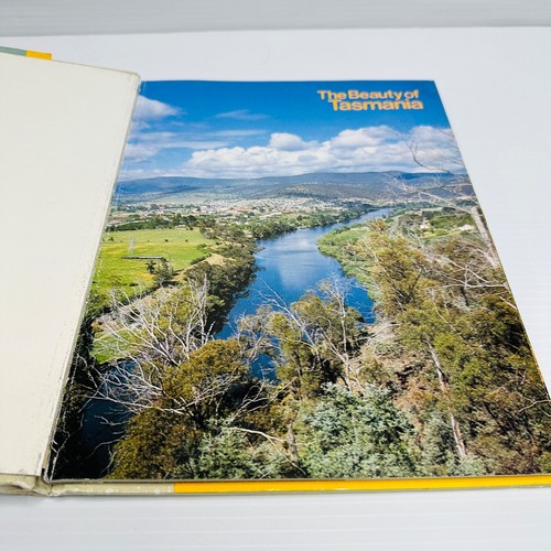 Tasmania Hardcover Book Bundle Lot x 4 Travel History Australia Vintage 1988 - Picture 15 of 22
