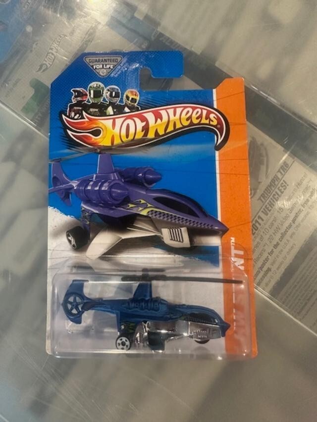 2013 Hot Wheels HW Stunt Sky Knife #76 Blue
