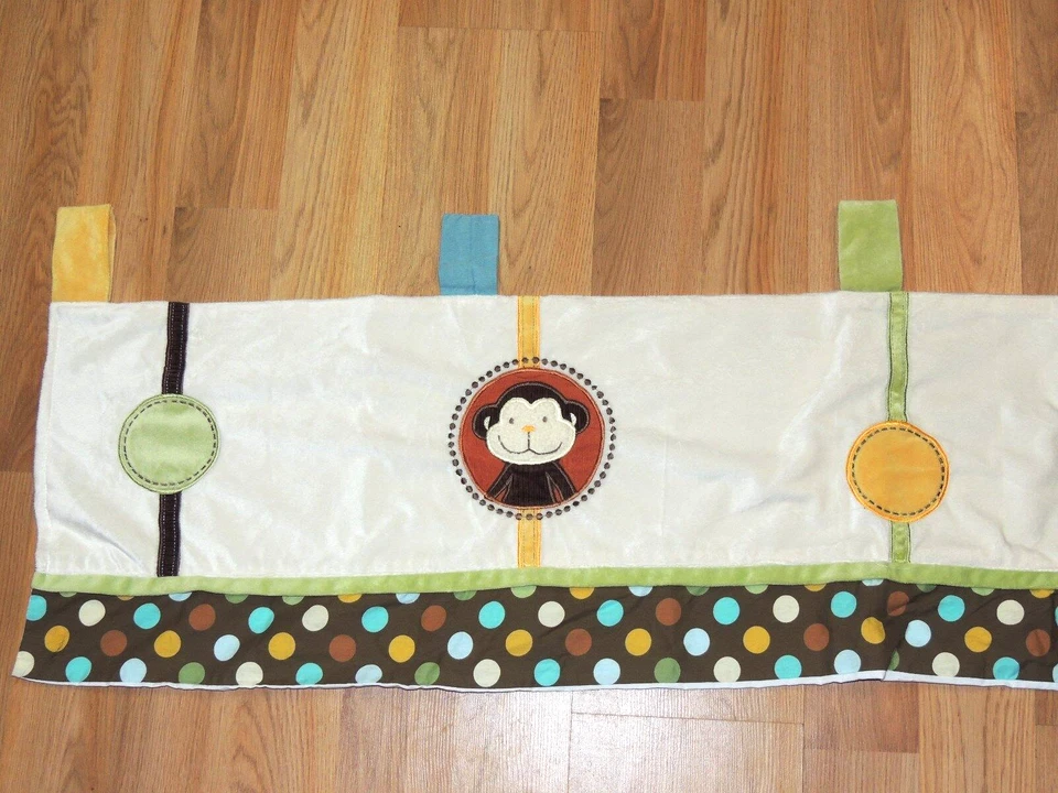 NOJO JUNGLE TALES CENEFA MONO JIRAFA LUNARES CREMA PELUCHE PESTAÑAS MULTICOLORES Foto 2 de 3