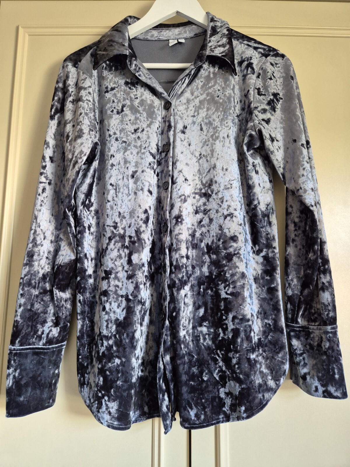 ALTRA & Other Stories Camicia a maniche lunghe in velluto grigio argento taglia S