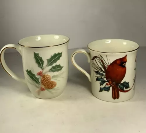 Set of 2 Lenox Winter Greetings & Pinecone Holly Holiday Mugs