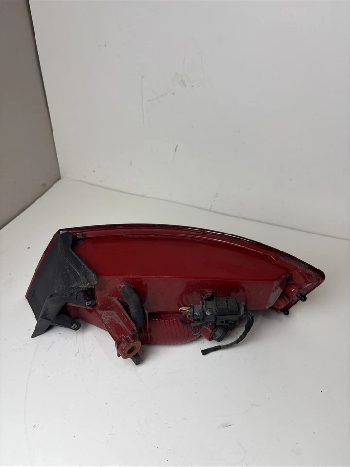 Luz trasera izquierda AUDI A5 QUATTRO 2012 OEM 8T0945095E Foto 4 de 4
