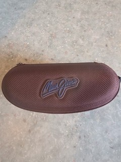 Occhiali da sole Maui Jim marrone con cerniera custodia rigida con clip marrone