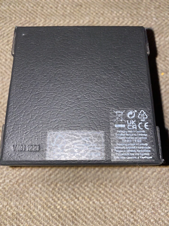 AUTÉNTICA CAJA DE RELOJ DE PRESENTACIÓN ÚNICA NEGRA DIÉSEL Y ALMOHADA DE RELOJ Foto 3 de 4