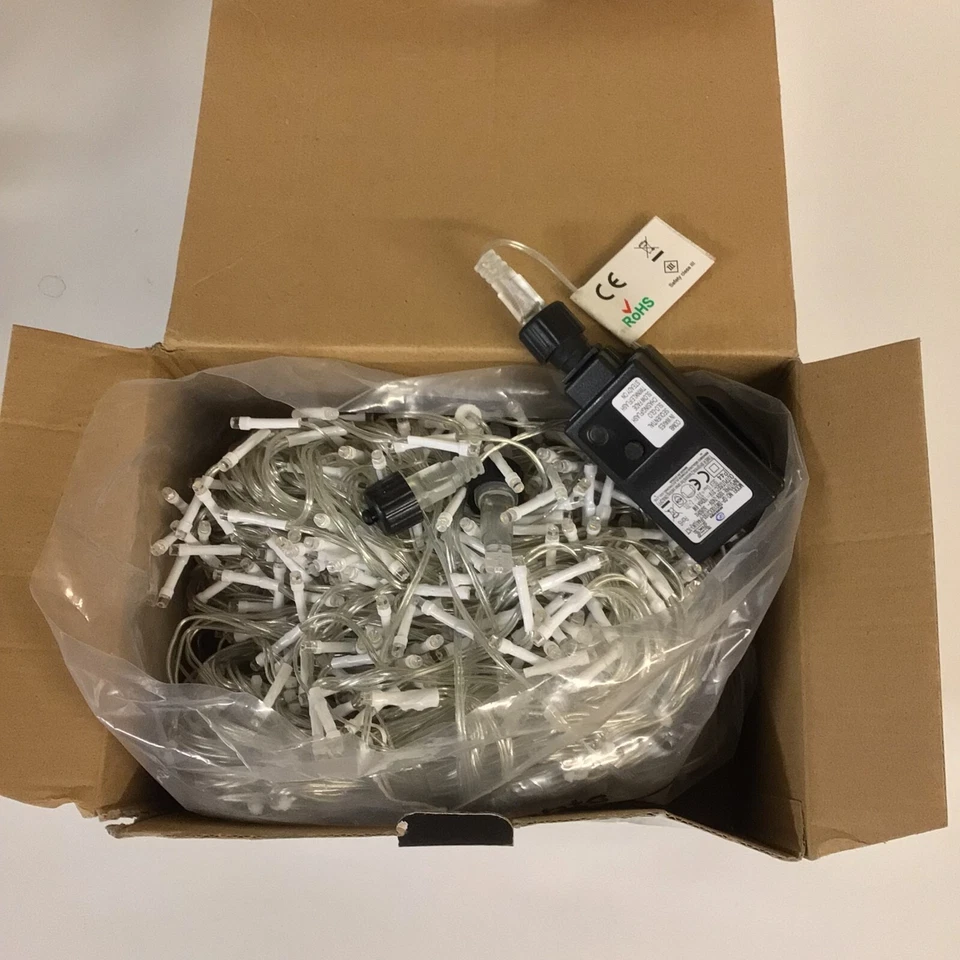 Knonew Christmas Lights. New Outdoor Lights, 98.5 ft Long, 1216 Warm White LED's - Image 2 of 4