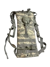 2000s US Army USGI MOLLE II UCP Camo Hydramax Hydration System Carrier & Bladder