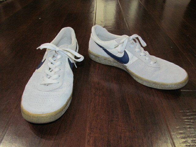 Size 11 - Nike SB Team Classic Summit 