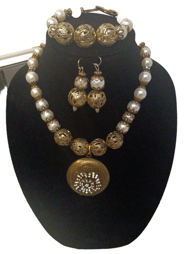 Mojisola Adeola Gbadamosi Metallic Jewelry Set. - Picture 2 of 14