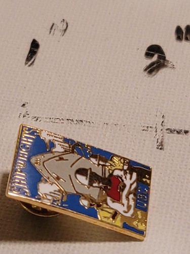 UBC shipwrights 'local union' 611 pin vintage enameled Stunner Brand New - Picture 3 of 4