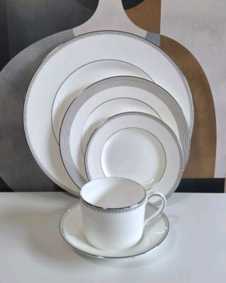 Vera Wang カトラリーセット Amazon.com: Wedgwood Vera Wang Infinity 5-Piece Place