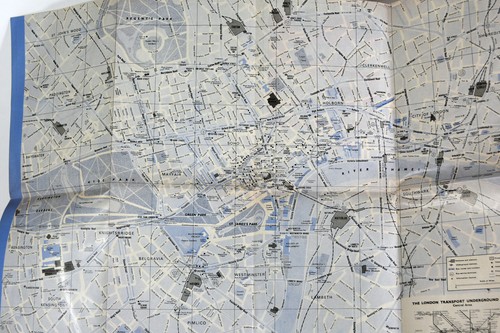 '70s Brochure Folded Map London Guide Underground Subway System Thames Tourism - Picture 2 of 3
