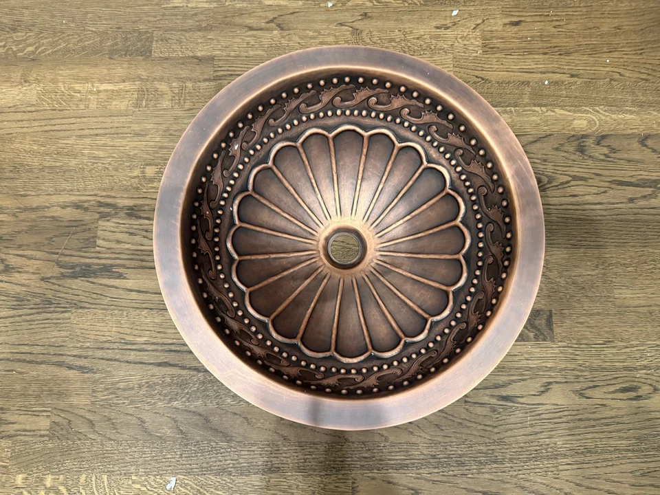Fregadero de tocador de cobre martillado a mano personalizado — 16,6" diámetro exterior, 14,5" diámetro interior Foto 2 de 4