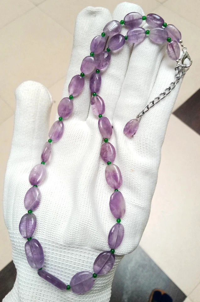 Collar de cuentas de amatista natural: joyería hecha a mano de piedras preciosas púrpuras Foto 3 de 4