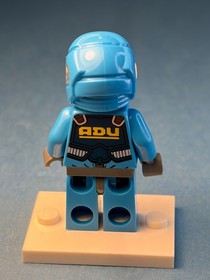 LEGO Minifig ac001 - Alien Defense Unit Soldier 1 - Light Scratches/No Cracks