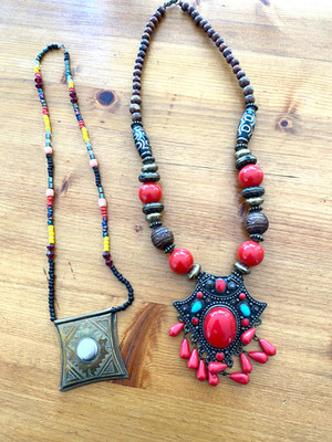 Orientalischer Schmuck - 2 Halsketten - alt