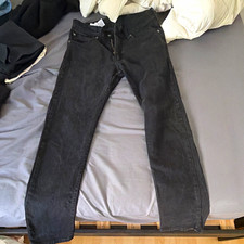 Imagen de Levi's Men's Black Denim Tapered Jeans 5-Pocket Zip/Button Logo