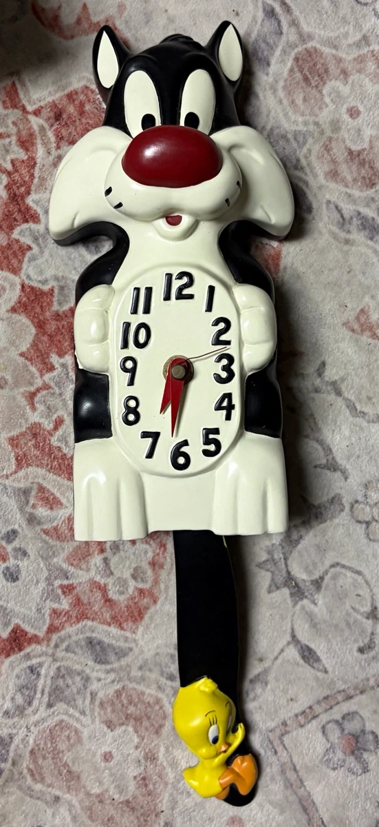 Tweety Sylvester Clock In Collectible Looney Tunes Items for sale