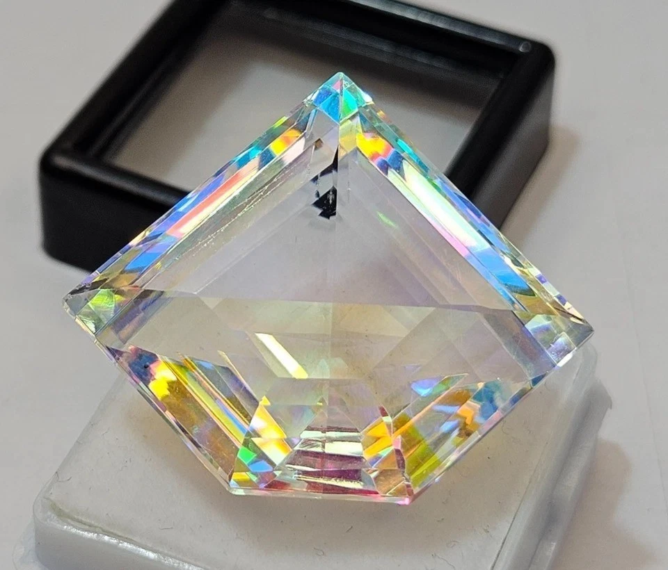 Piedra preciosa de corte elegante natural de 12-13 quilates de painita amarilla y naranja para anillo Foto 4 de 4