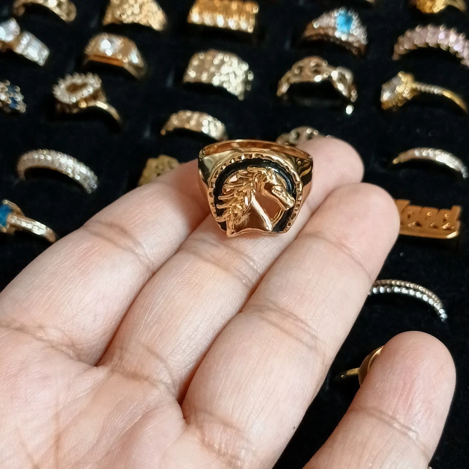 Anillo Herradura de la Suerte Vanessa Mooney Chapado en Oro 14K Talla 10, Occidental, Ecuestre Foto 4 de 4