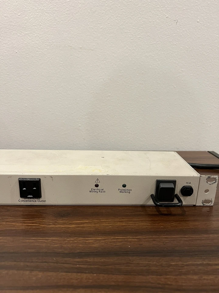 APC NET9RM SurgeArrest Network 9-Outlet Power Distribution Unit 120VAC 15A - Image 3 of 4