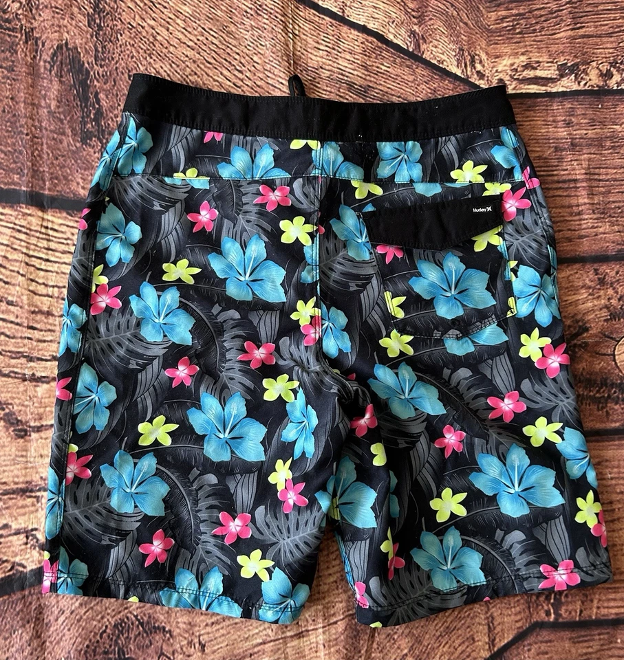 HURLEY Black CABANA FLORAL BOARDSHORTS SWIM SHORTS INSEAM BOYS 16/28 WAIST - Image 4 of 4