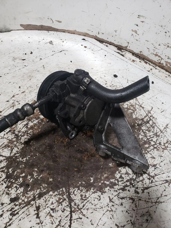 Power Steering Pump Xi AWD Fits 08-10 BMW 528i 1362180 - Image 2 of 4