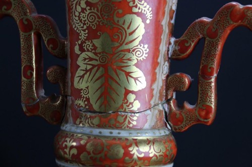 Large and Old Japanese Gold Satsuma Porcelain Vase 19" H (49cm) Marked As Is. - Picture 11 of 12