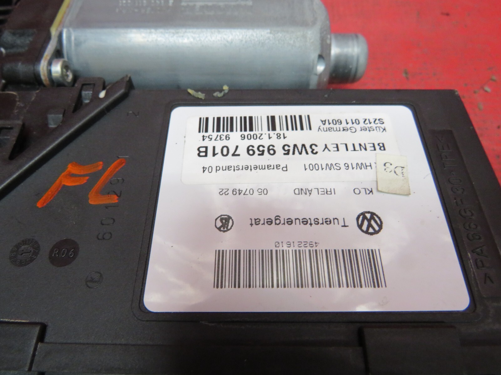 2006 BENTLEY FLYING SPUR FRONT LEFT DOOR WINDOW MOTOR