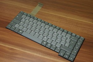 Keyboard Tastatur 71-U75070-00 KG-04B6-GR01R aus Notebook Samsung VM8000 TOP!