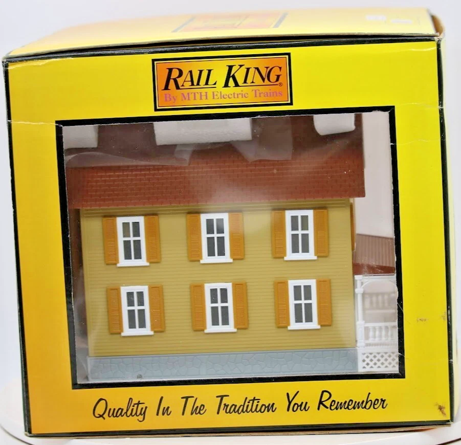 MTH Rail King Farm House Cream W/ Yellow Shutters 30-90178 O Gauge 1:48 Scale - Image 2 of 4