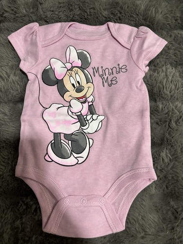 Disney Baby Minnie Mouse 4 Pc Outfit 0-3 Months! Hat, bib, bodysuit, pants! New - Picture 3 of 6