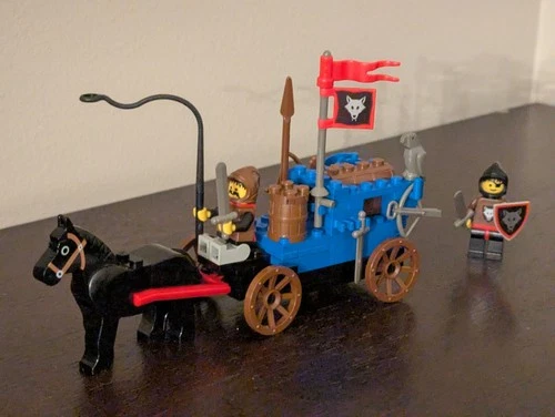 Vintage (1992) LEGO Castle set 6038 Wolfpack Renegades - RARE