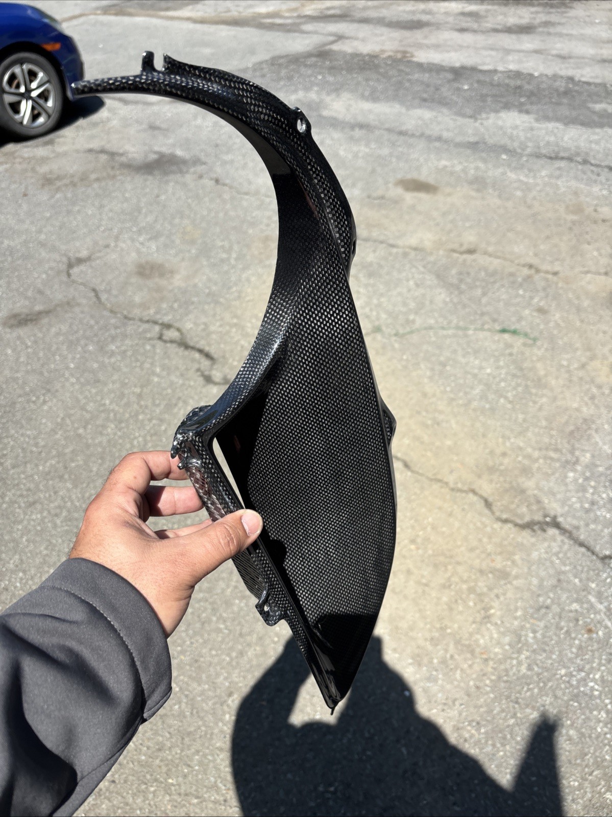 Ferrari 488 Carbon Fiber Taillight Trim – Original Style, Gloss Finish