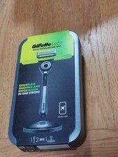 GilletteLabs Razor with Exfoliating Bar 1 Handle + 2 Blade Refills